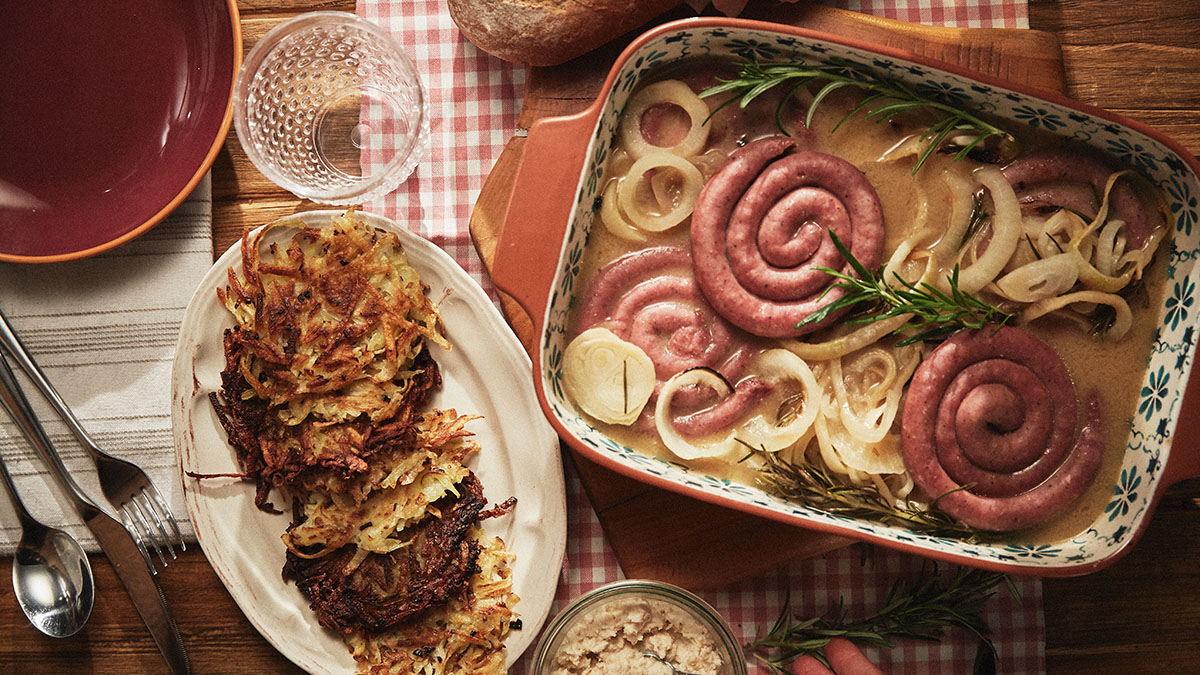 Bramborové rösti s pečenými jehněčími klobásami