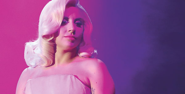Lady Gaga na pódiu