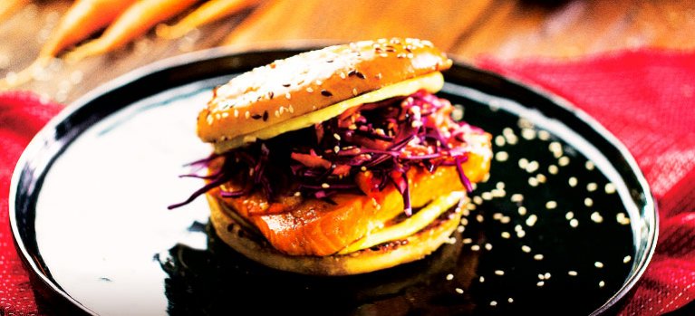 Dejte si… burger z lososa – kuchářská show